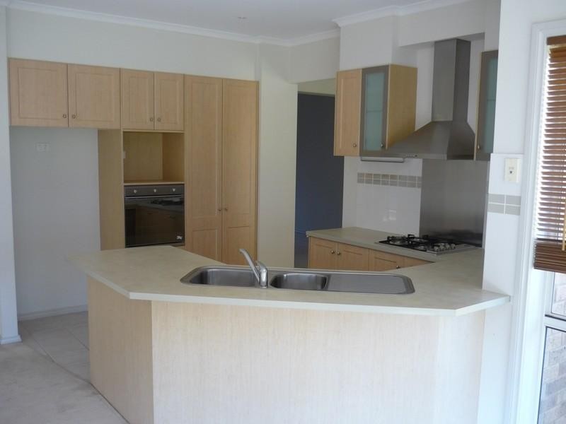 42 LINCOLN HEATH Boulevard, Point Cook VIC 3030