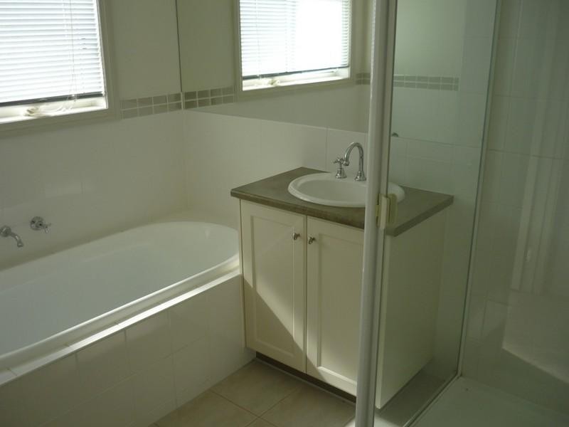 42 LINCOLN HEATH Boulevard, Point Cook VIC 3030