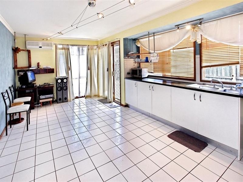 21 Railway Avenue, Laverton VIC 3028