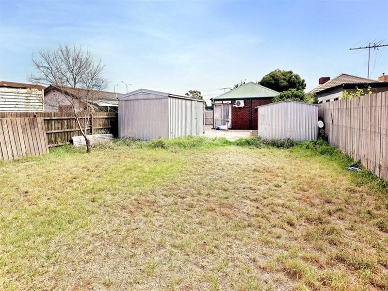 21 Railway Avenue, Laverton VIC 3028