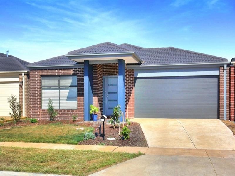 18 DUNLIN Crescent, Williams Landing VIC 3027