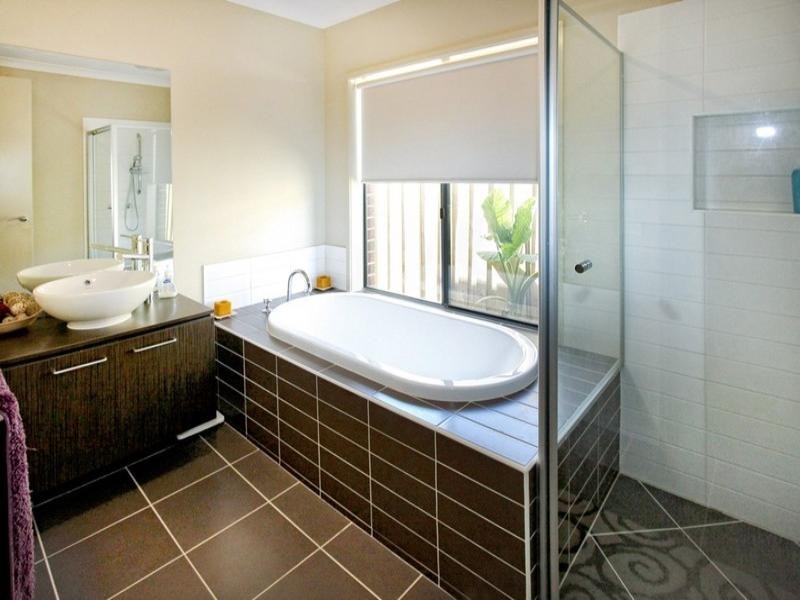 18 DUNLIN Crescent, Williams Landing VIC 3027