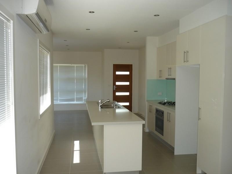 1/7 HUXTABLE Avenue, Altona North VIC 3025