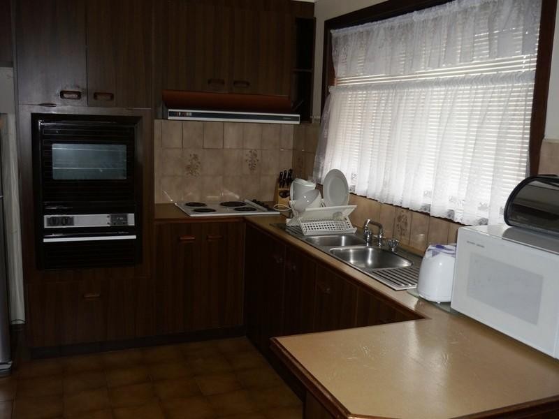 34 Edwards Drive, Altona Meadows VIC 3028