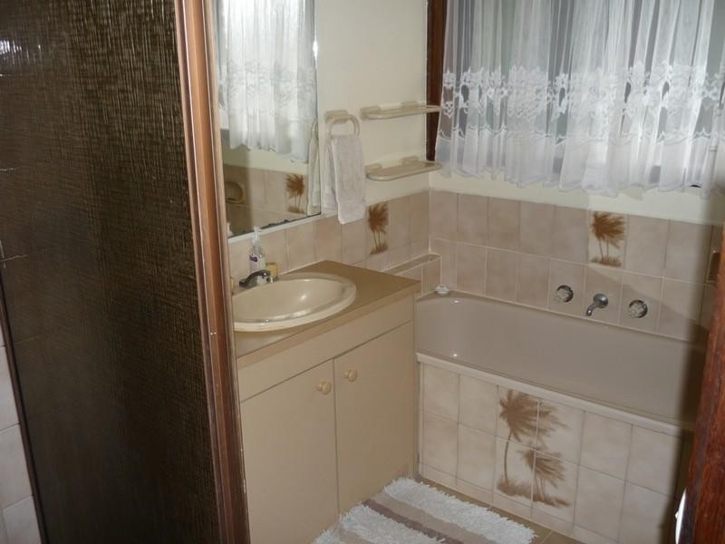 34 Edwards Drive, Altona Meadows VIC 3028