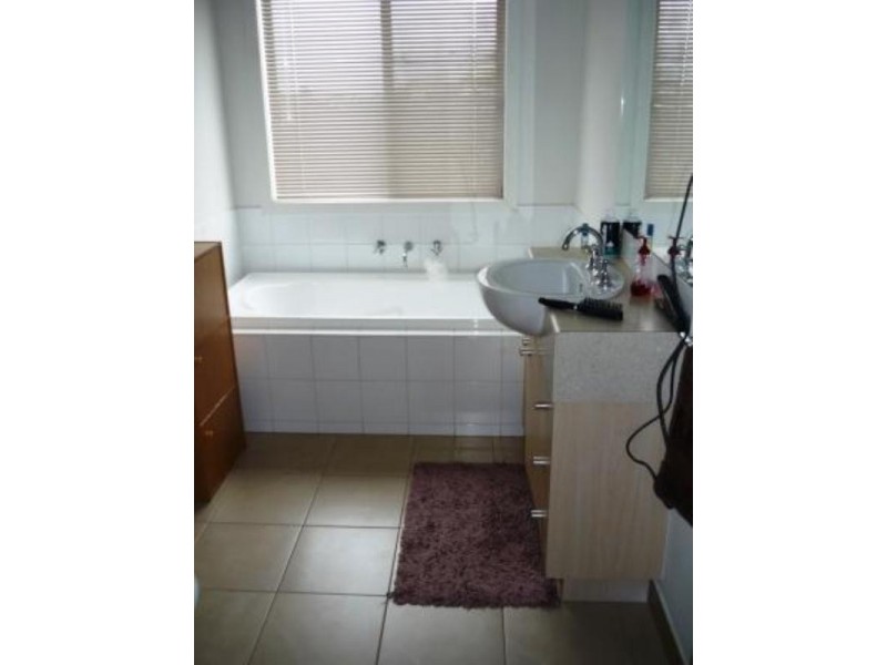 19 Edmondshaw Drive, Deer Park VIC 3023