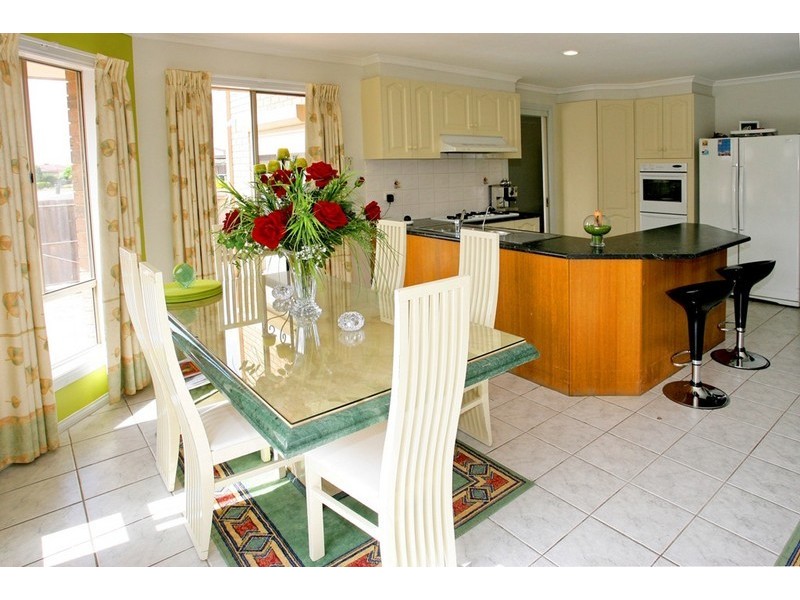 11 Glenwood Close, Hoppers Crossing VIC 3029