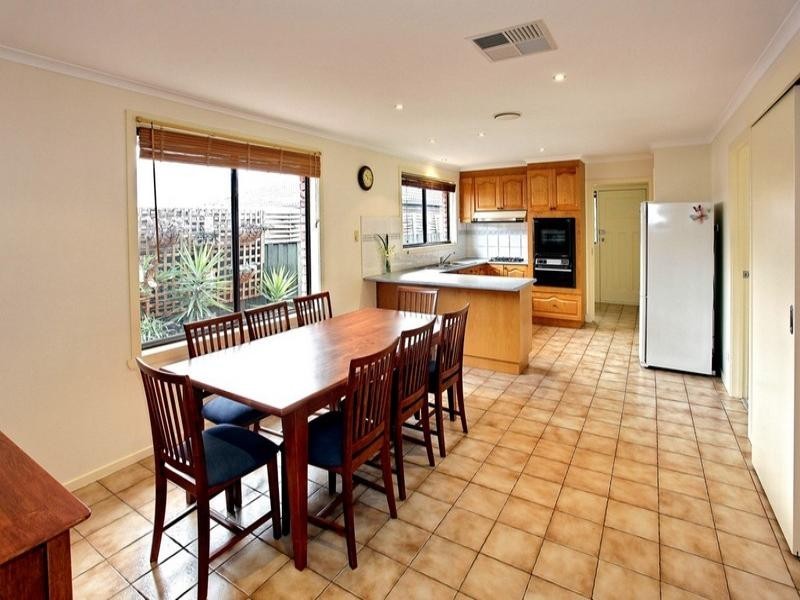 46 Sommers Drive, Altona Meadows VIC 3028