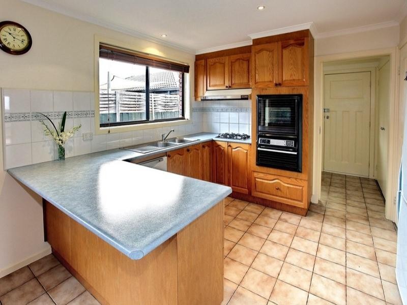 46 Sommers Drive, Altona Meadows VIC 3028