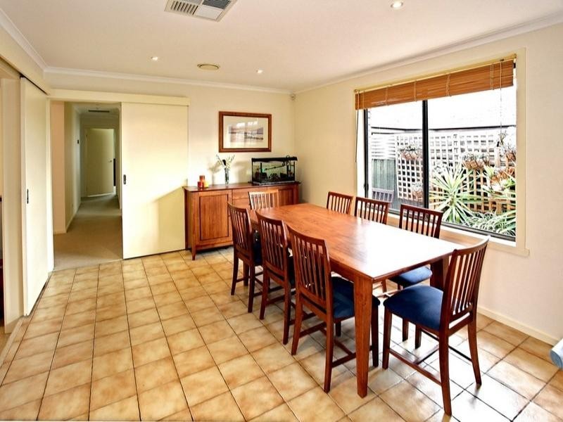 46 Sommers Drive, Altona Meadows VIC 3028