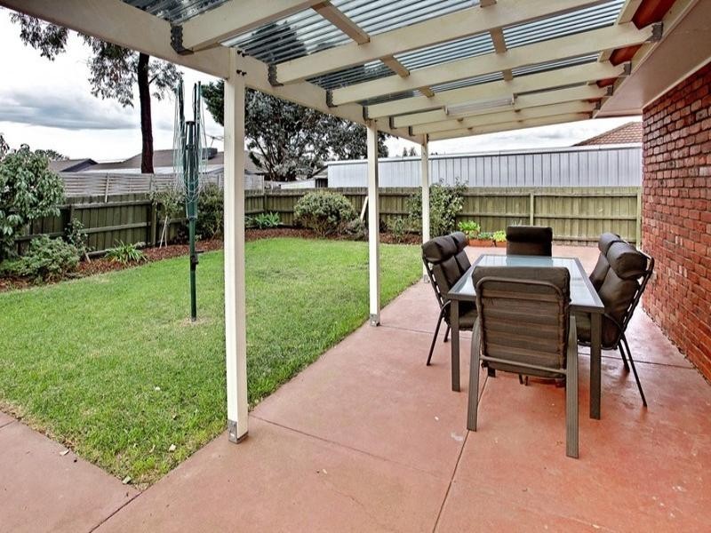 46 Sommers Drive, Altona Meadows VIC 3028