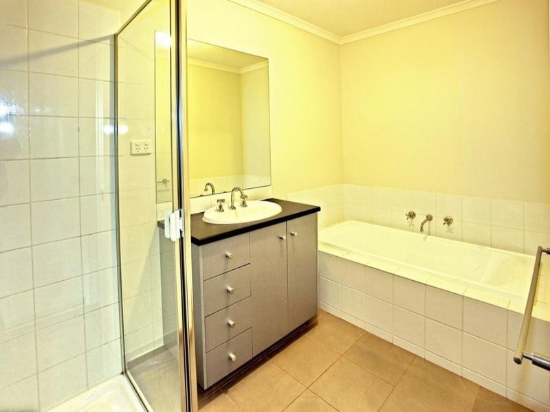 8 Felicity Drive, Tarneit VIC 3029