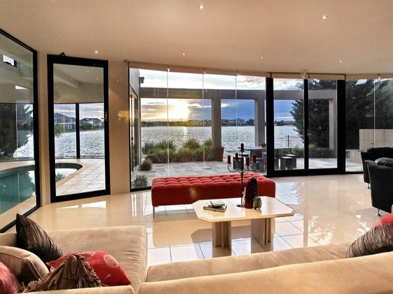 21 Heron Way, Sanctuary Lakes VIC 3030