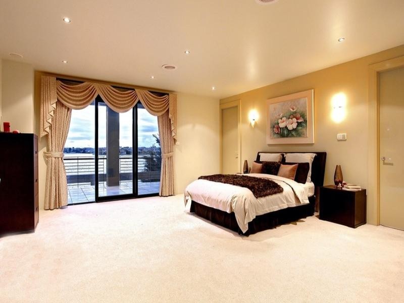 21 Heron Way, Sanctuary Lakes VIC 3030