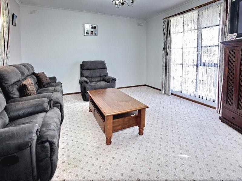 21 Weiskof Drive, Hoppers Crossing VIC 3029