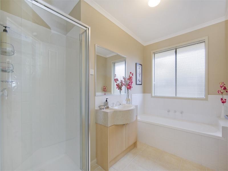 7 Feijoa Court, Werribee VIC 3030