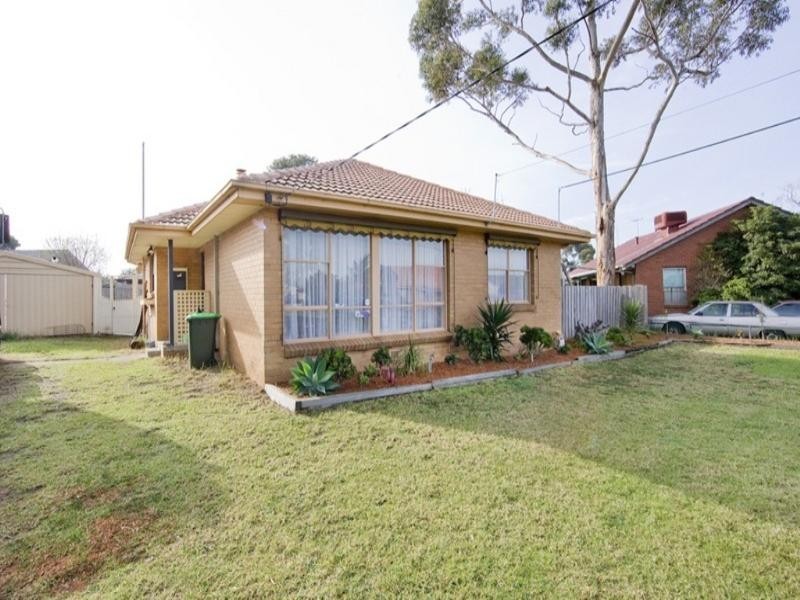 35 Whittaker Avenue, Laverton VIC 3028