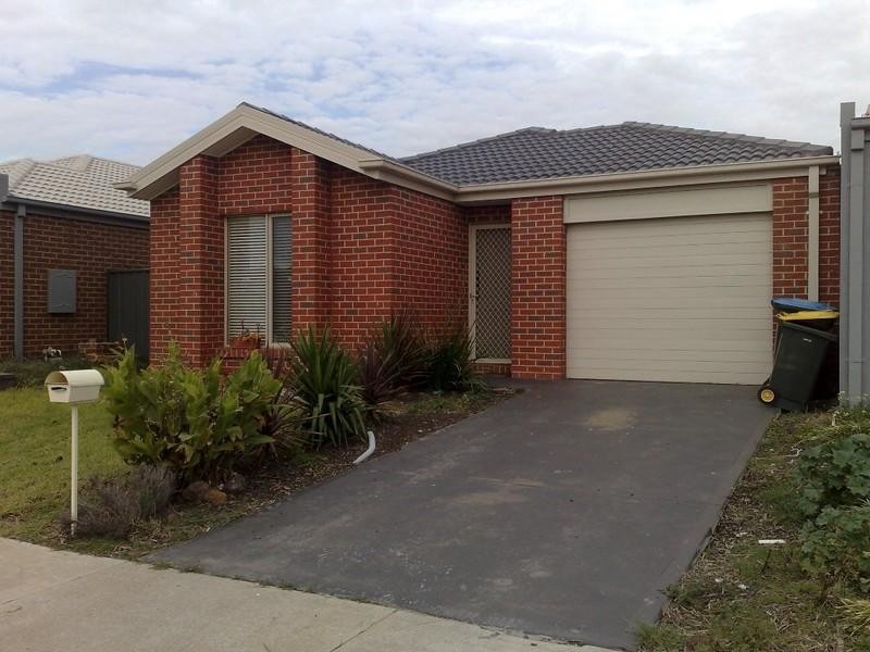 32 Rockygate Drive, Truganina VIC 3029