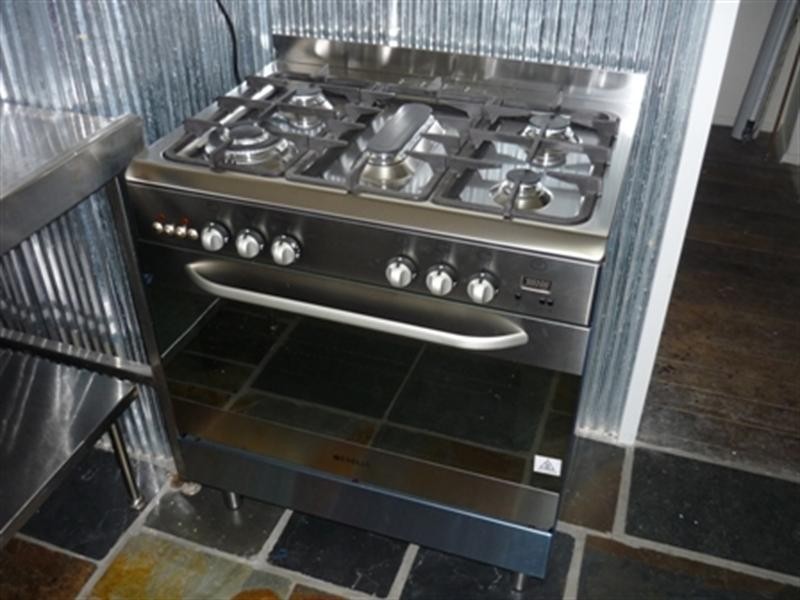 27 Chirnside Crescent, Laverton VIC 3028