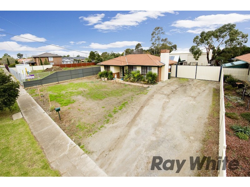 39 Wynarka Drive, Hoppers Crossing VIC 3029
