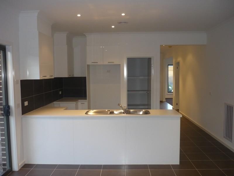 10 Dianella Street, Point Cook VIC 3030