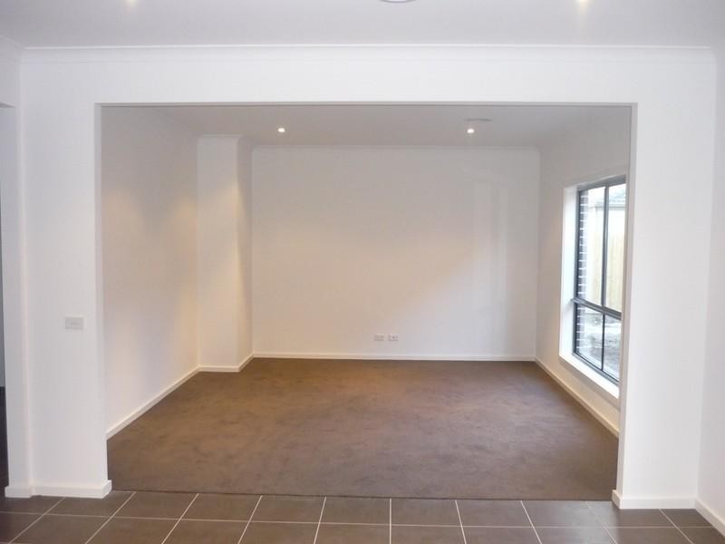 10 Dianella Street, Point Cook VIC 3030