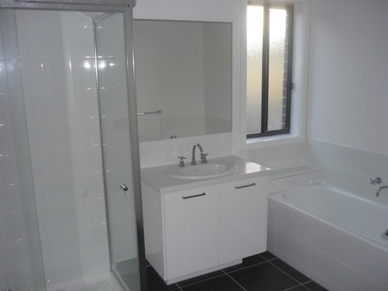 10 Dianella Street, Point Cook VIC 3030