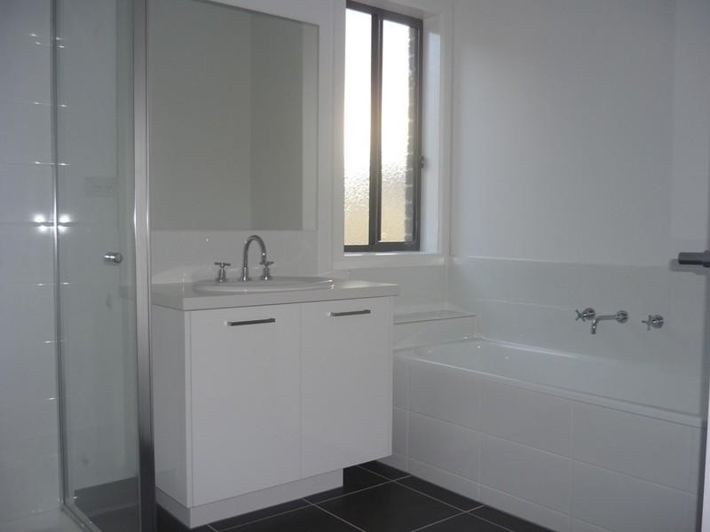 10 Dianella Street, Point Cook VIC 3030