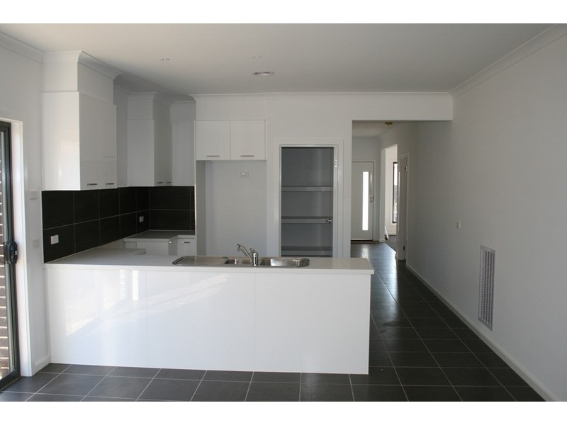 9 Dianella Street, Point Cook VIC 3030