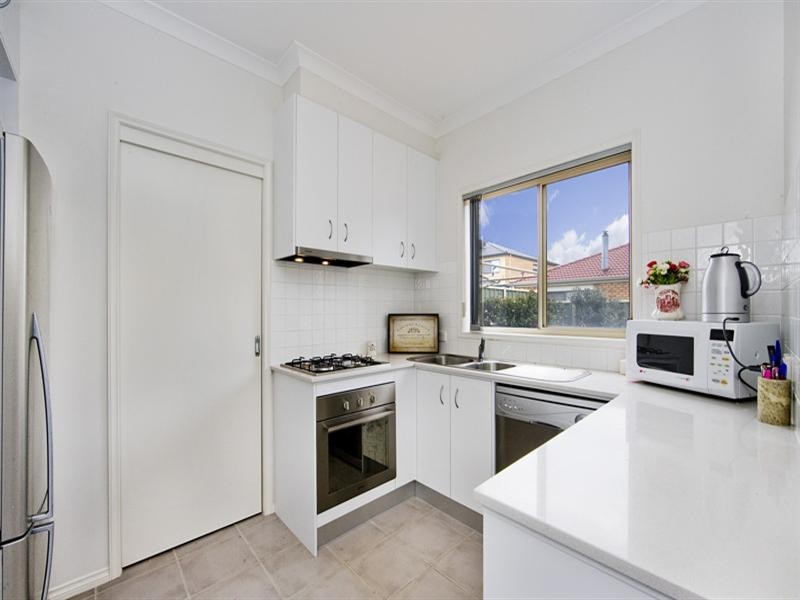 1/14 Mickelton Grove, Point Cook VIC 3030