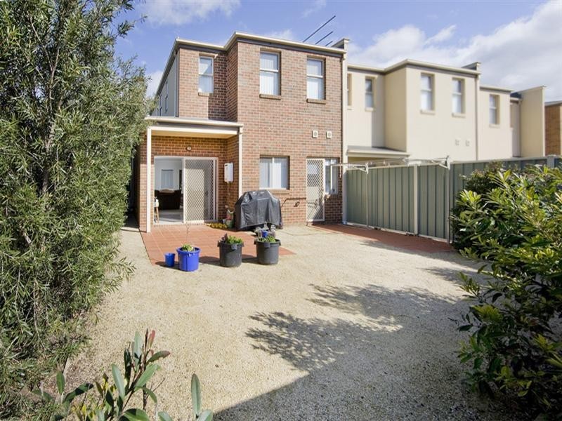 1/14 Mickelton Grove, Point Cook VIC 3030