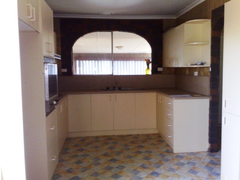 34 Moffat Street, St Albans VIC 3021