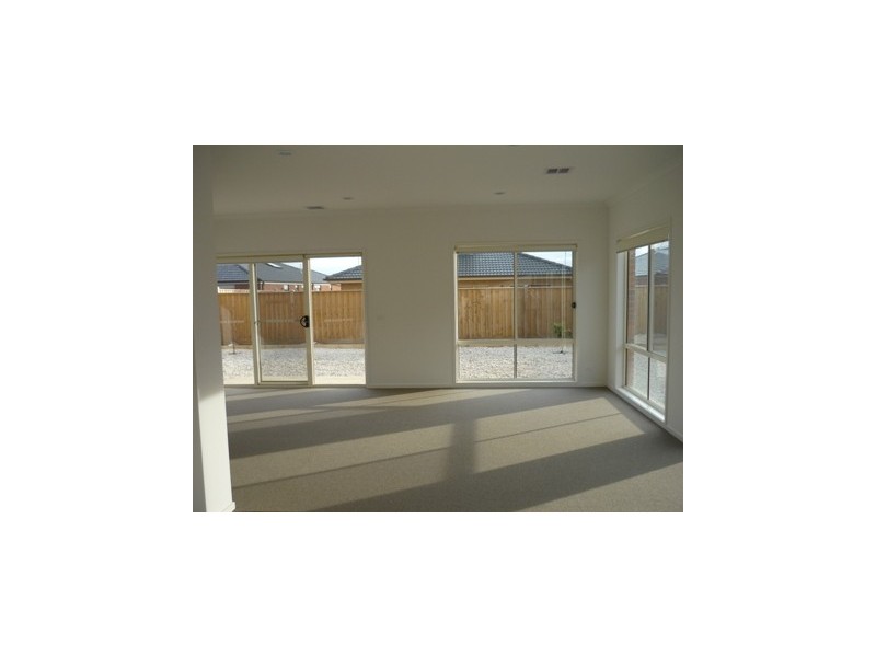 6 Bristlebird Way, Williams Landing VIC 3027