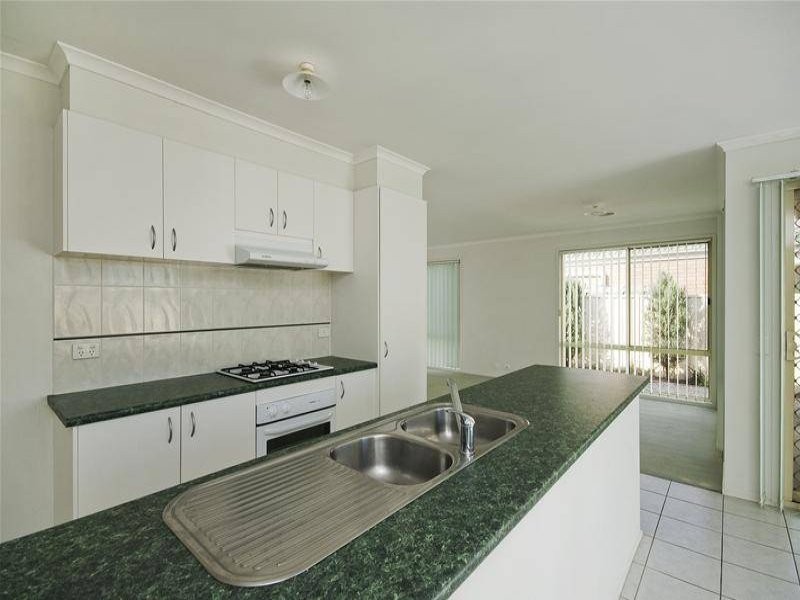 4 Beveridge Court, Point Cook VIC 3030