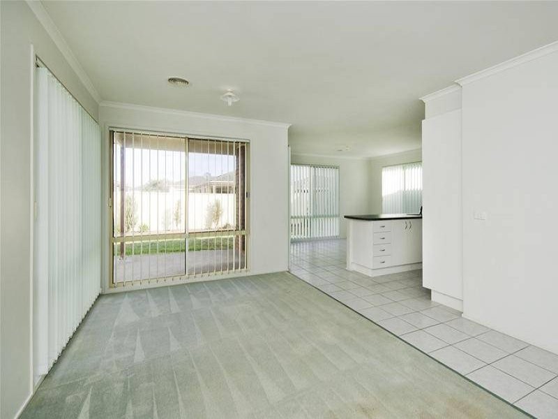 4 Beveridge Court, Point Cook VIC 3030