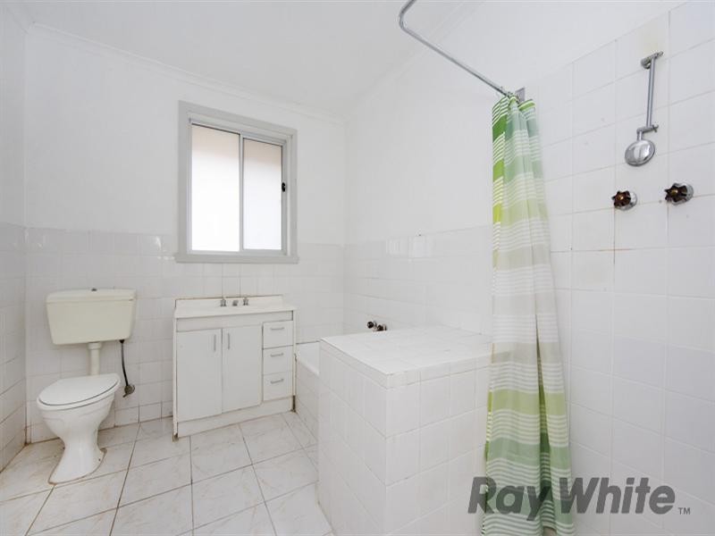 24 Henderson Street, Laverton VIC 3028