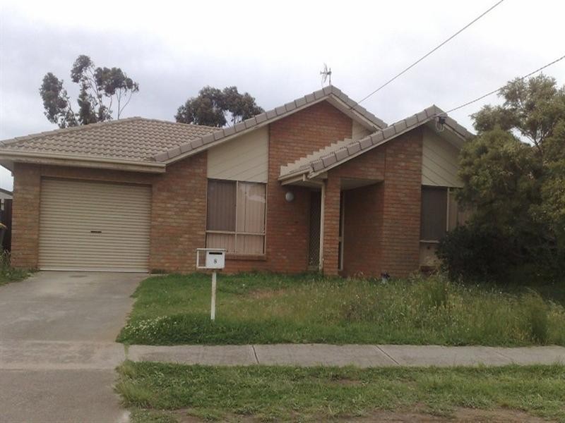 8 Maple Crescent, Hoppers Crossing VIC 3029