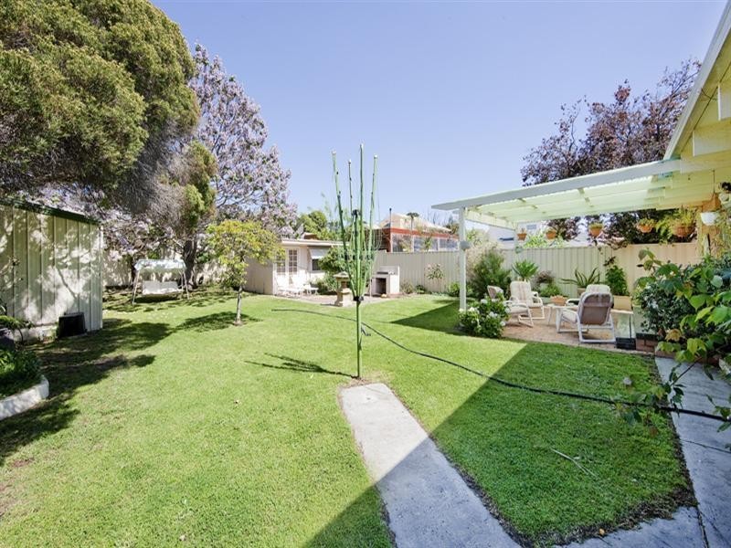 50 Bracken Grove, Altona VIC 3018