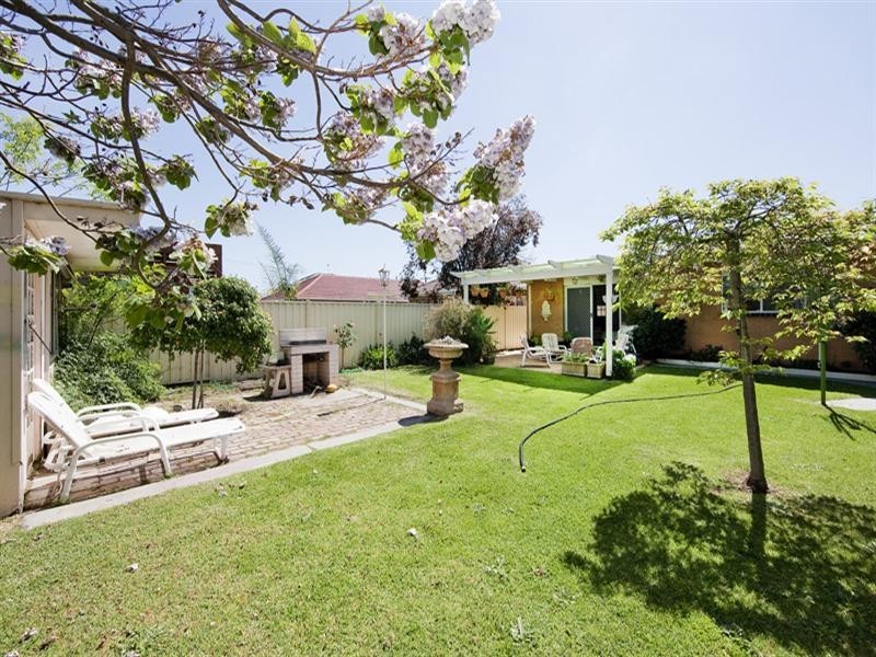 50 Bracken Grove, Altona VIC 3018