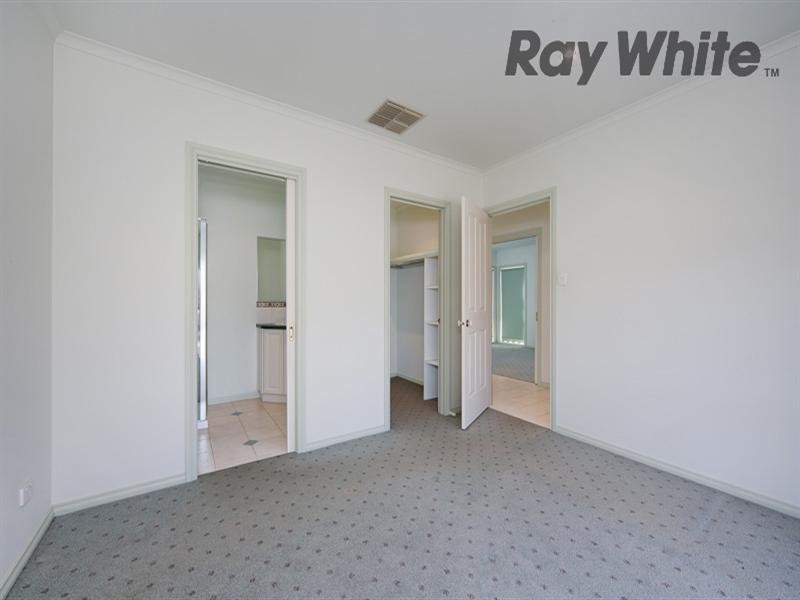 10 Finchley Road, Point Cook VIC 3030