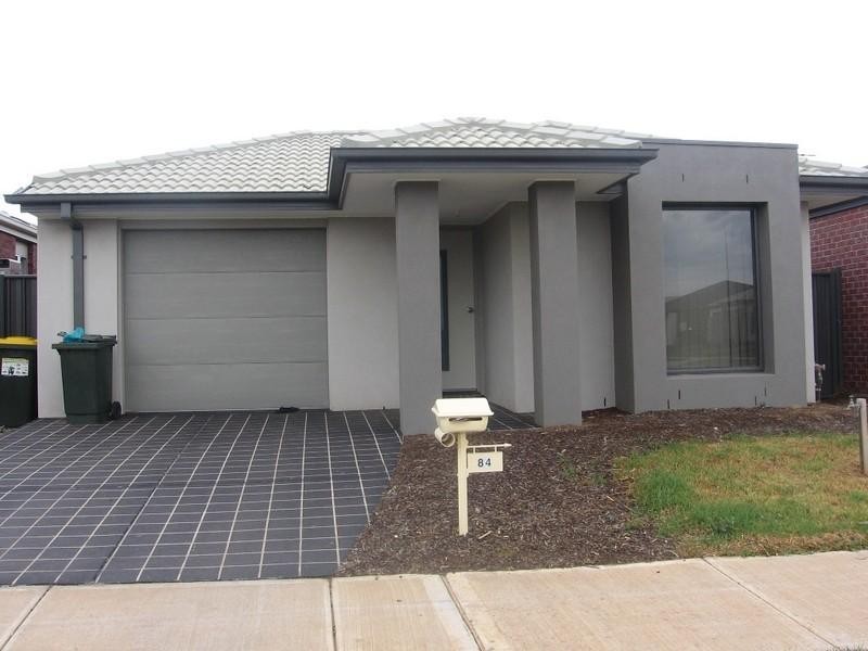 84 Duncombe Park Way, Deer Park VIC 3023
