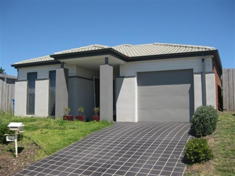 14 Sing Crescent, Berwick VIC 3806