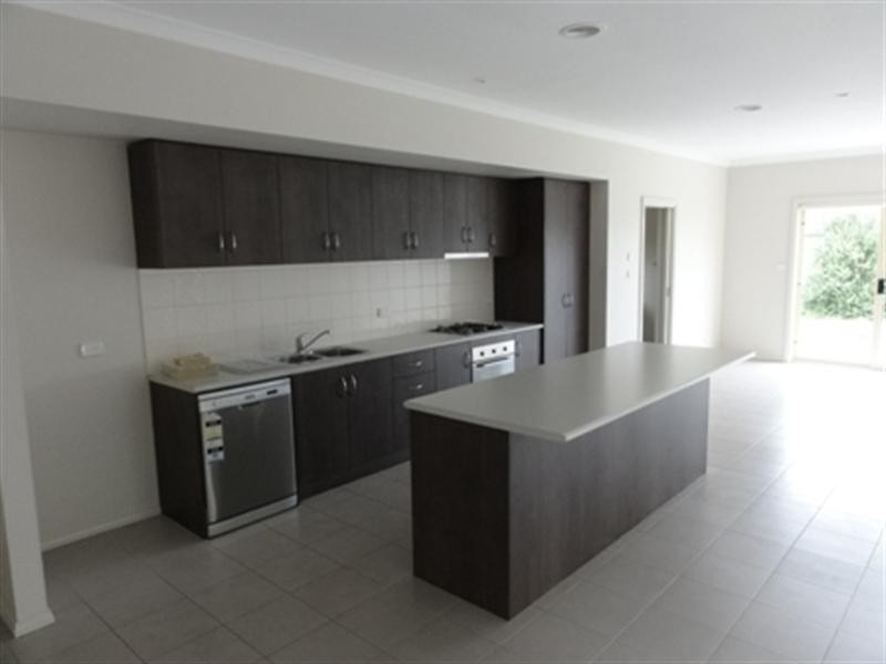 14 East Cornhill Drive, Point Cook VIC 3030