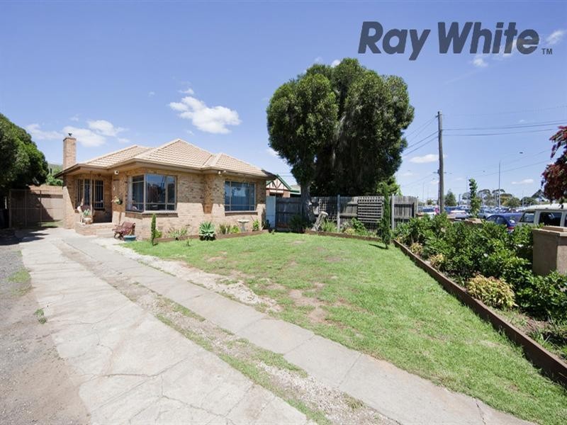 19 Railway Avenue, Laverton VIC 3028