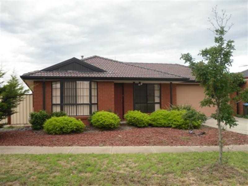 28 CRESWICK Drive, Point Cook VIC 3030