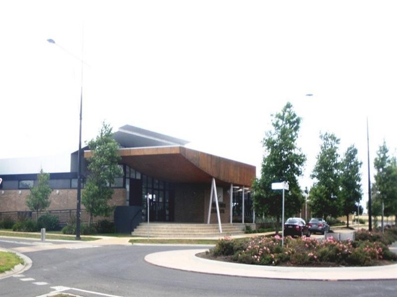 27 Fantail Crescent, Williams Landing VIC 3027