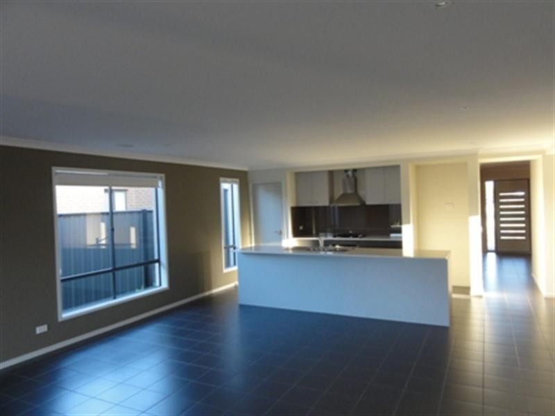 18 Eccles Vista, Point Cook VIC 3030