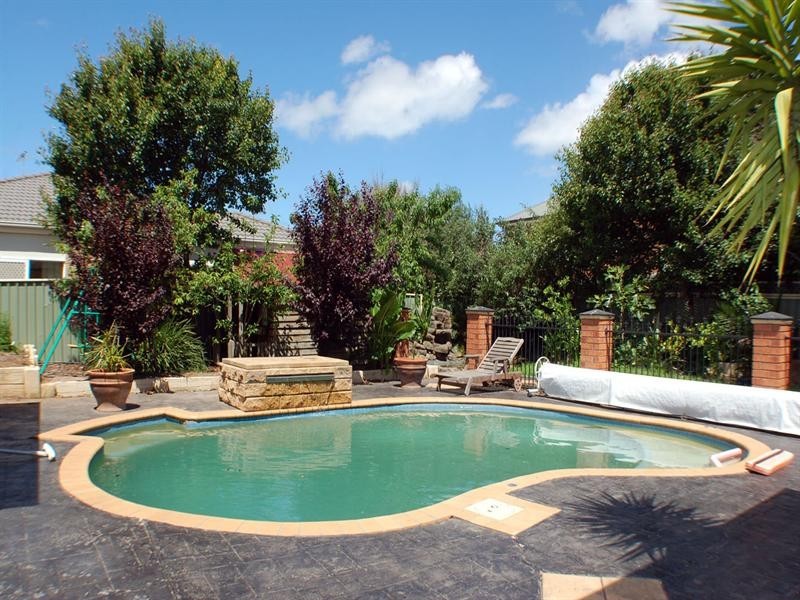 4 Berkeley Avenue, Point Cook VIC 3030