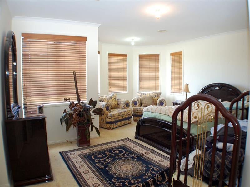 4 Berkeley Avenue, Point Cook VIC 3030