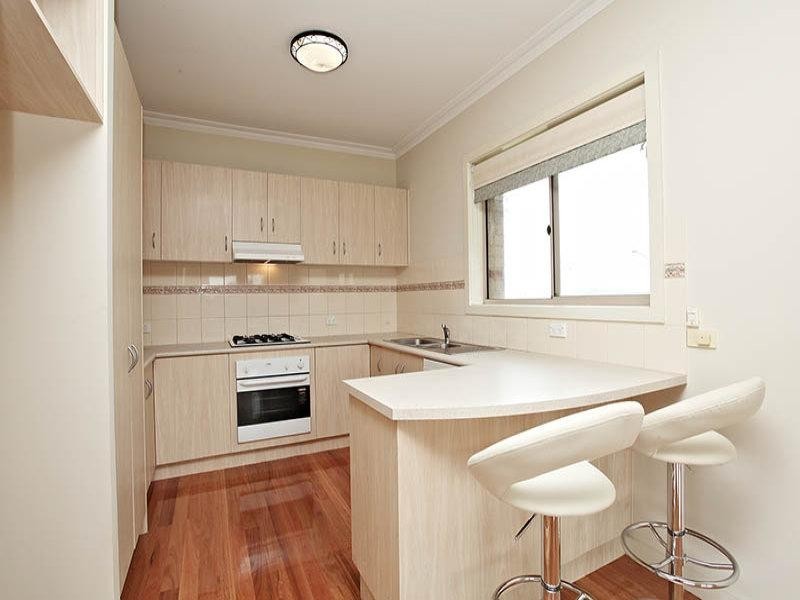 1/2 Lakeside Drive, Point Cook VIC 3030